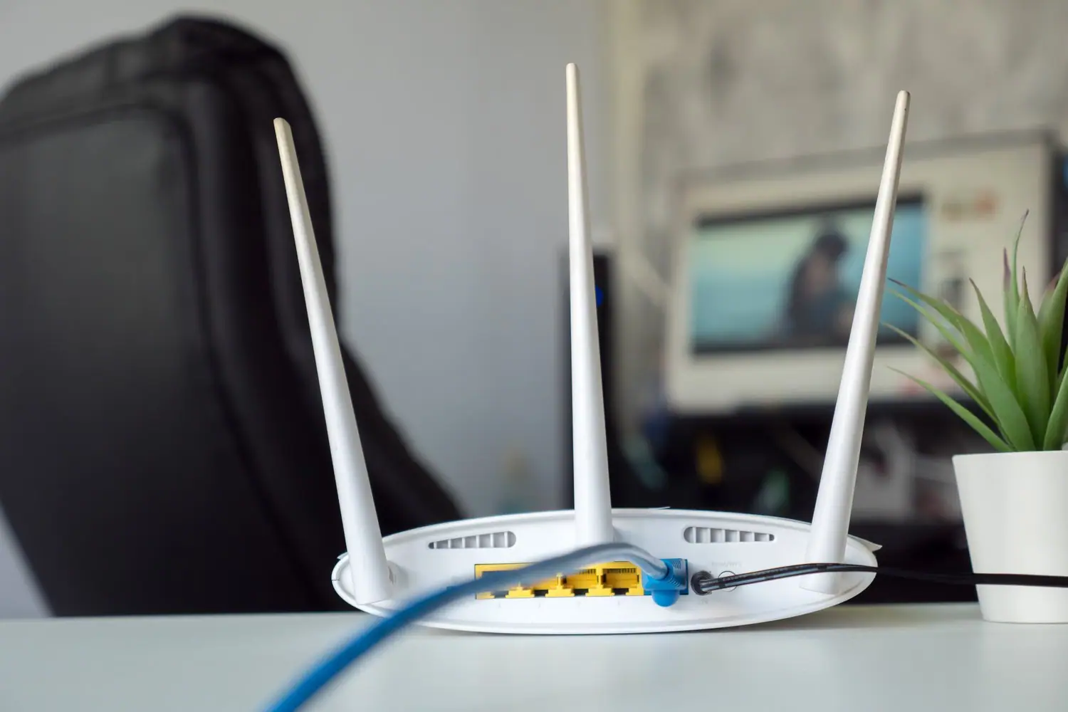 Zarządzanie pasmem w sieciach WiFi 6E