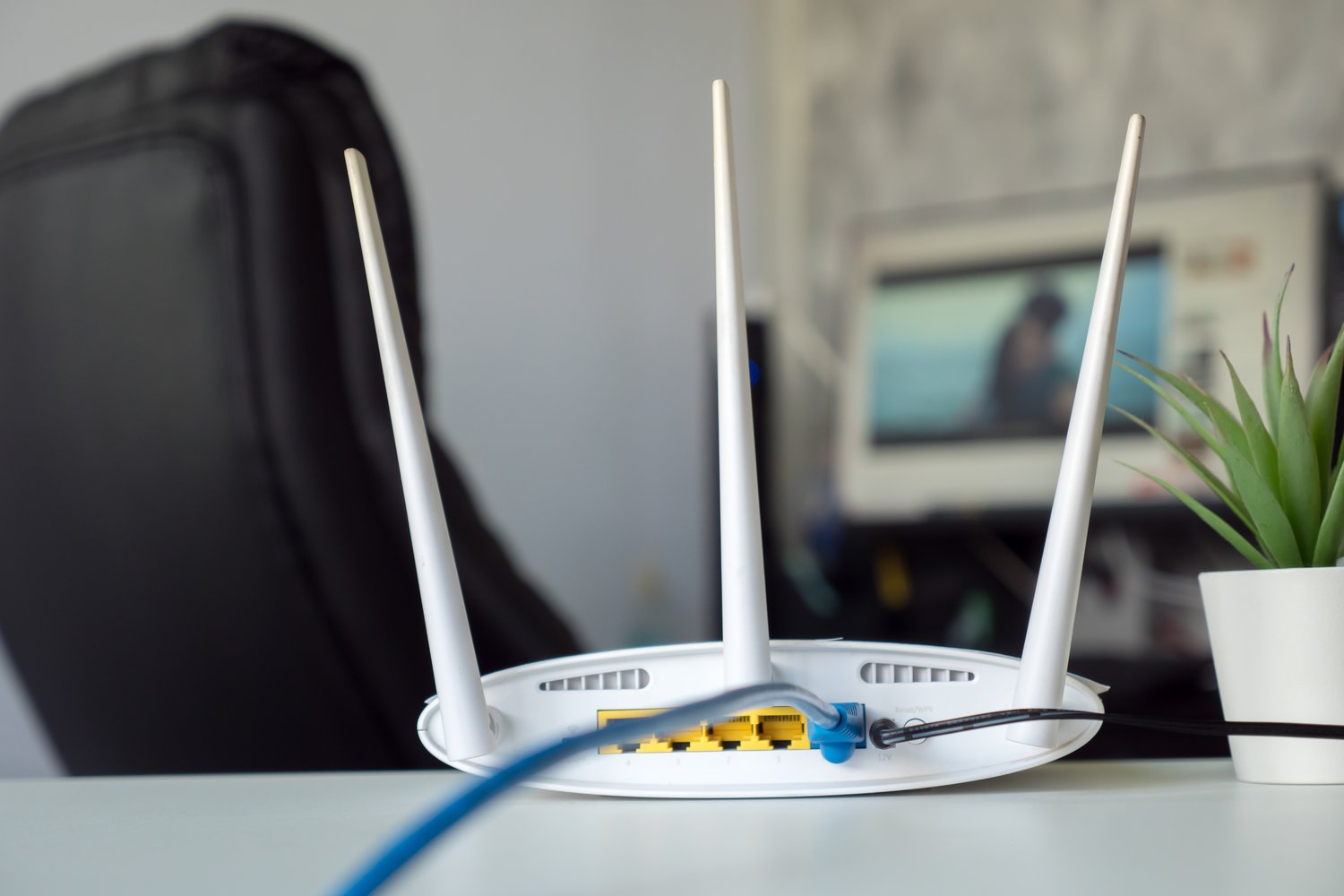 Zarządzanie pasmem w sieciach WiFi 6E
